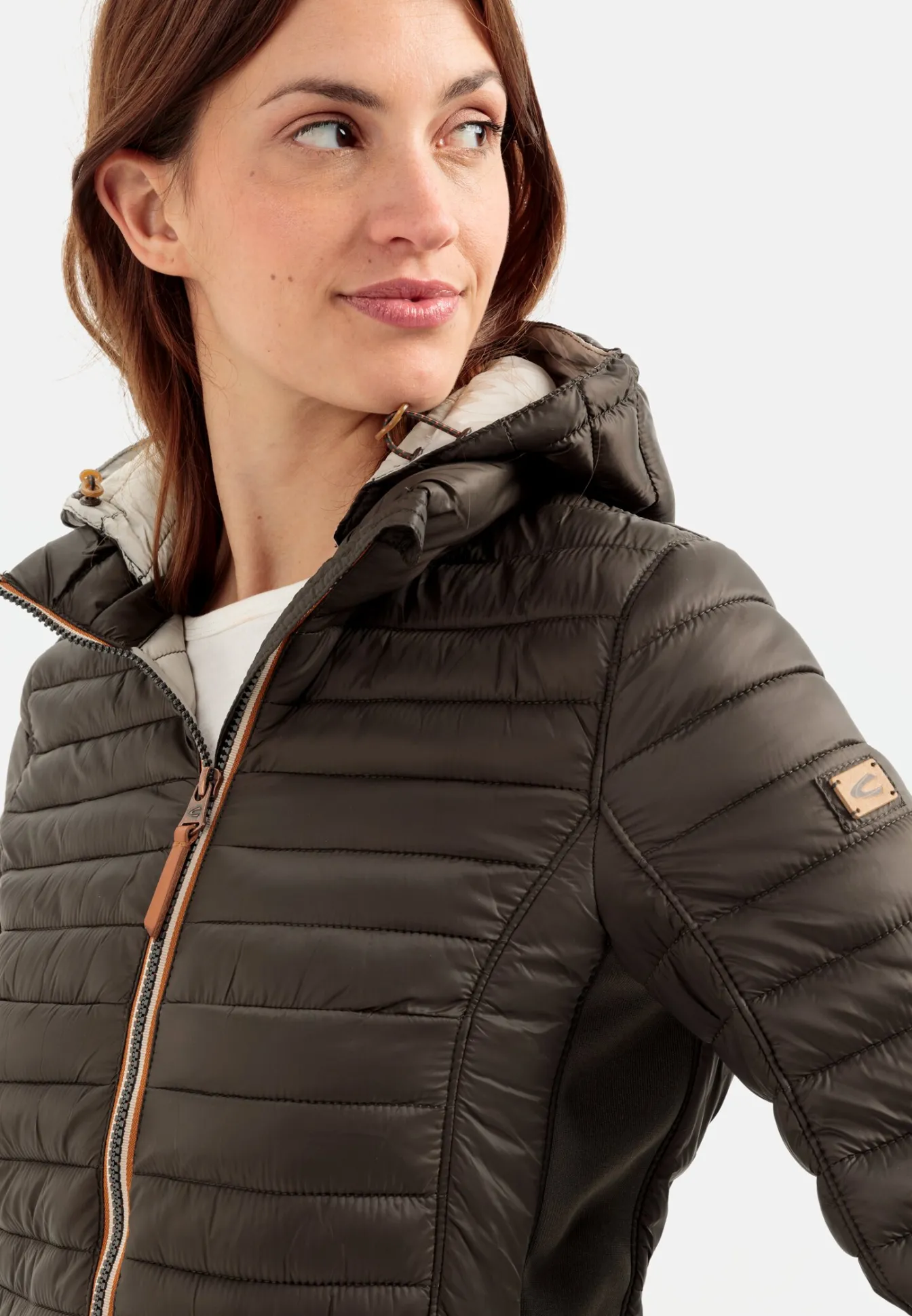 Damen Camel Active Jacken & Westen^Leicht wattierte Steppjacke aus recyeltem Polyamid