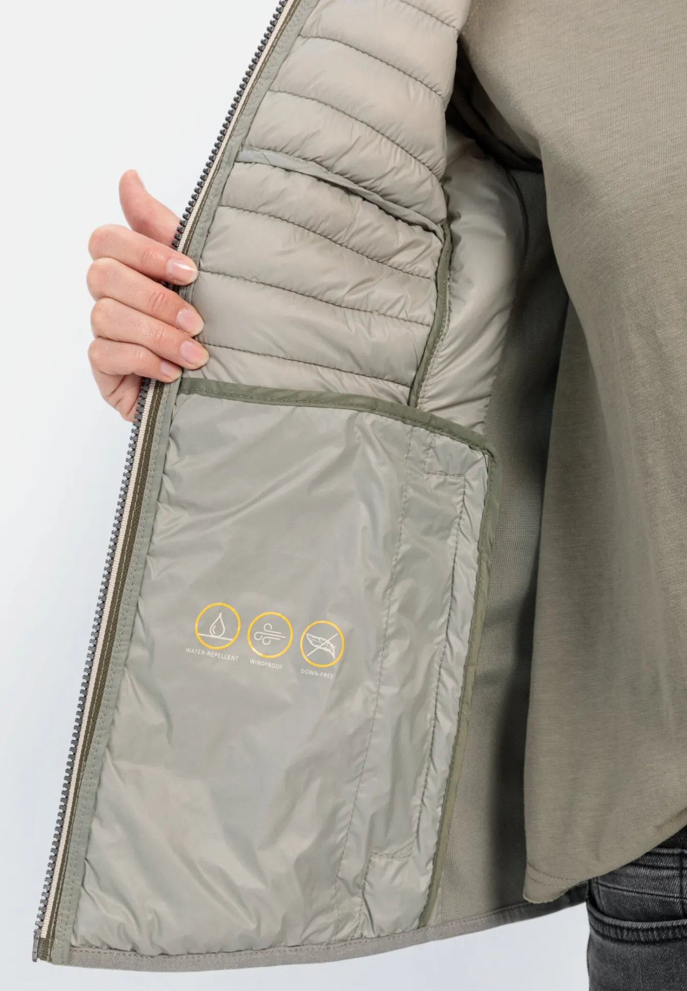 Damen Camel Active Jacken & Westen^Leichte Steppjacke aus recyceltem Polyamid